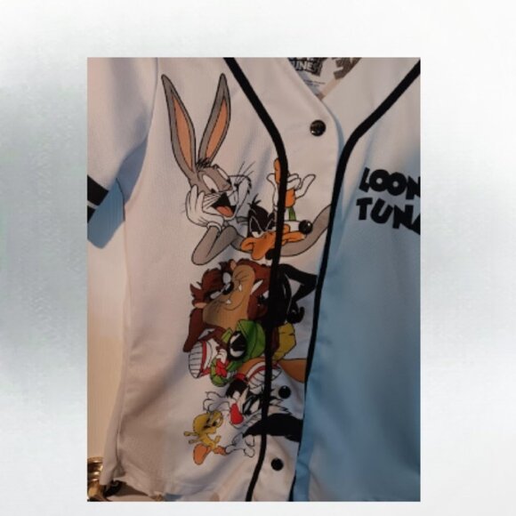 Looney Tunes white button up jersey style shirt size medium - Picture 3 of 7